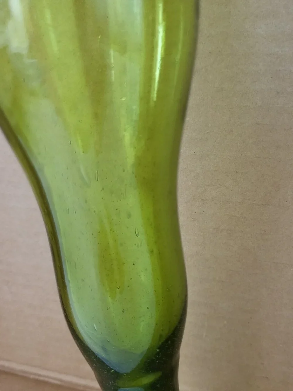 Vintage MCM Italian Empoli Trumpet Vase Seeded Optic Controlled Bubble 11
